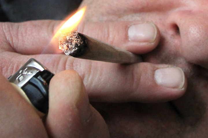 Dem Mann konnte der Cannabis-Konsum nachgewiesen werden. (Symbolbild)