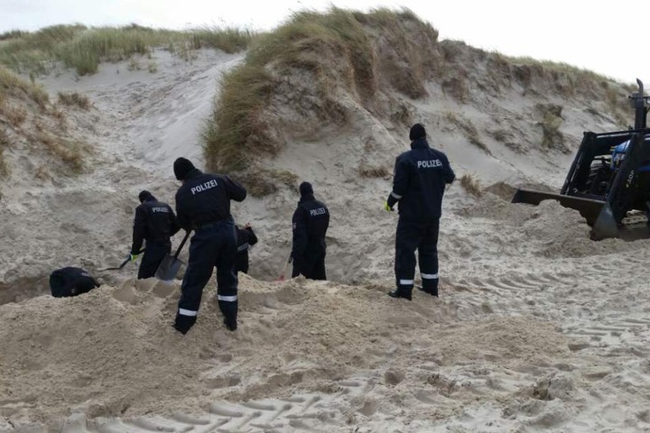 Die Polizei fand die Leiche im Herbst in den Amrumer Dünen.