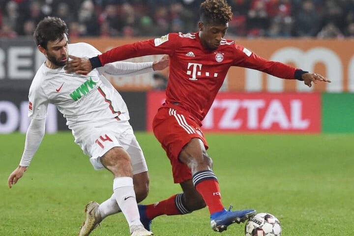 Kingsley Coman (r.) hatte gegen Augsburg am 22. Spieltag vor seiner Verletzung doppelt getroffen.