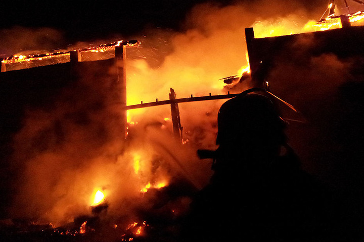 Ende 2014 brannte die Scheune in Breitenau lichterloh.