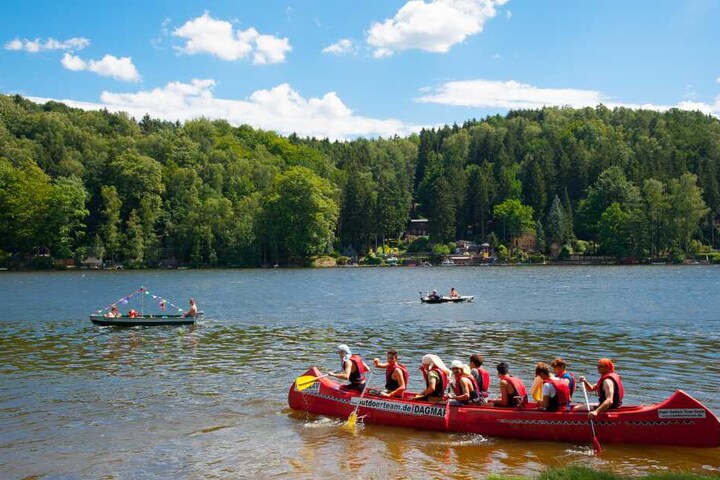 Die Seebühne der Talsperre Kriebstein ist definitiv einen Besuch wert, ebenso wie eine Wanderung zur nahegelegenen Burg.