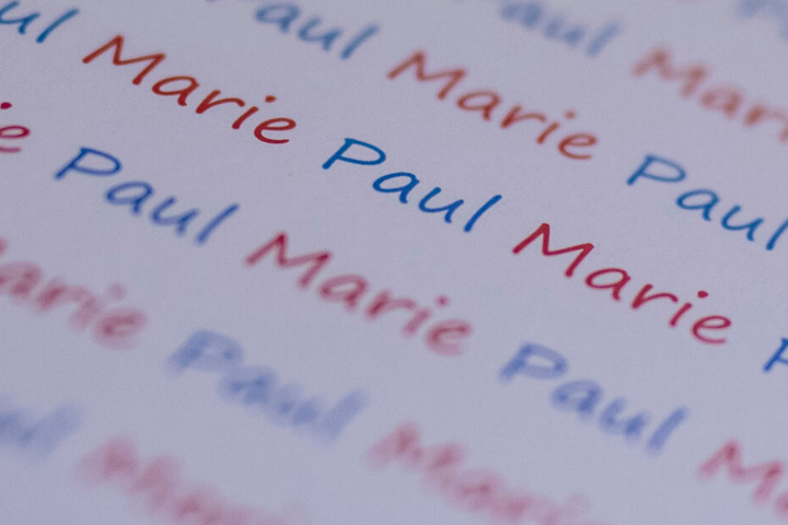 Die Vornamen "Marie" und "Paul" stehen auf einem Blatt Papier. (Archivbild)