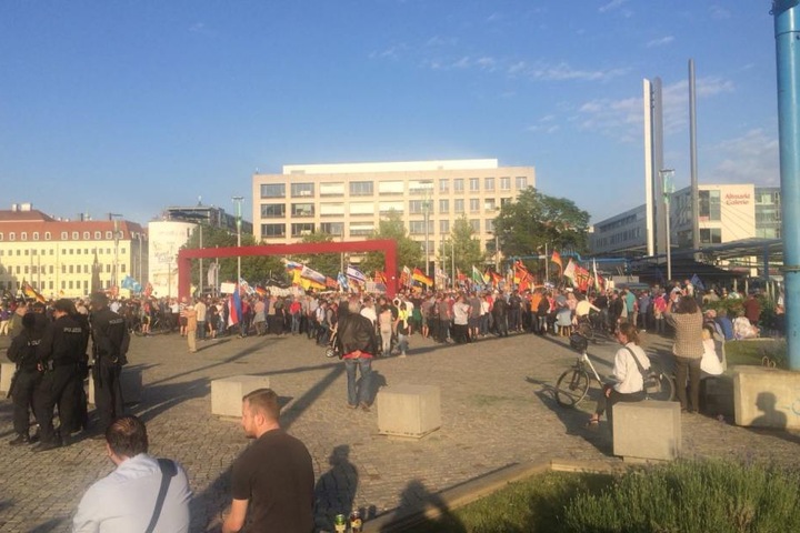 Rund 2500 Zuschauer sollen sich auf dem Postplatz versammelt haben.