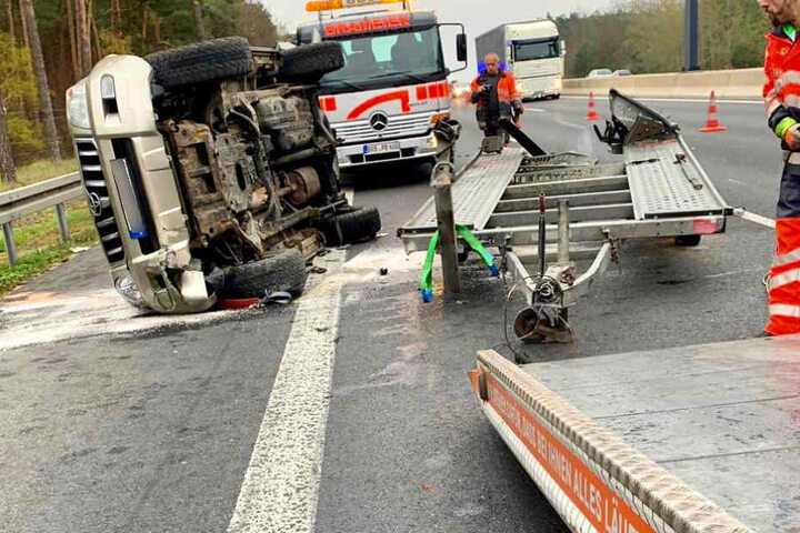 Eine Person wurde bei dem Crash schwer verletzt.