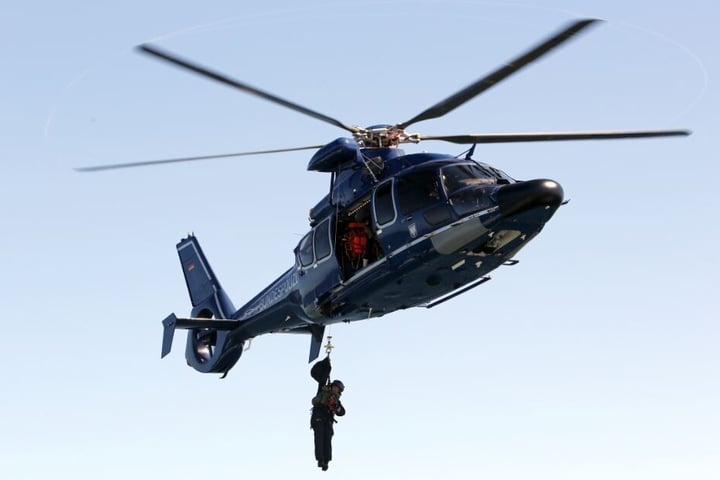 Auch zwei Hubschrauber waren an der Suche beteiligt. (Symbolbild)
