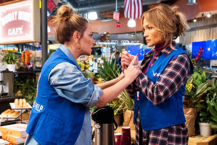 Die Freundinnen Leah Remini (l.) und Jennifer Lopez können "Manhattan Queen" nicht retten.