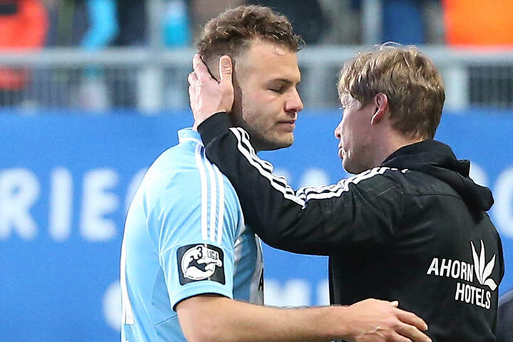 Die Not für Sven Köhler (l.) wird in der Abwehr immer größer. Jetzt fällt auch noch Berkay Dabanli aus.