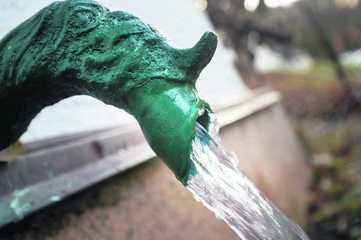 Wasser marsch! Das "Brünnel" fließt wieder.