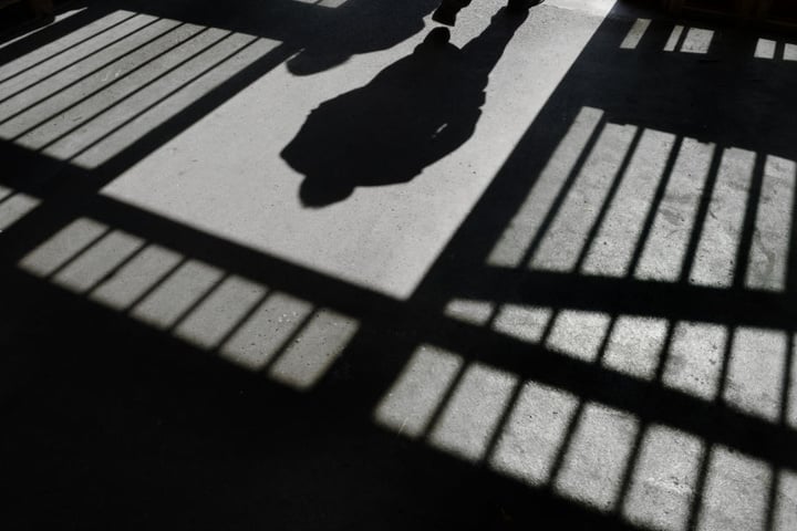 Über 23.000 Kriminelle befinden sich auf freiem Fuß. (Symbolbild)