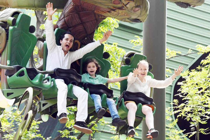 Der Spaß stand im Europa-Park im Vordergrund: Laurent und seine Eltern Alexander und Lydia.