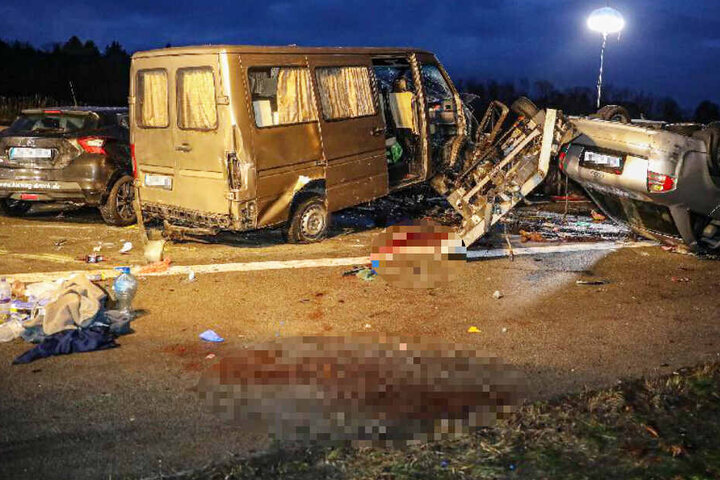 Der erfasste Fahrer des Sprinters hatte keine Chance, den Unfall zu überleben.