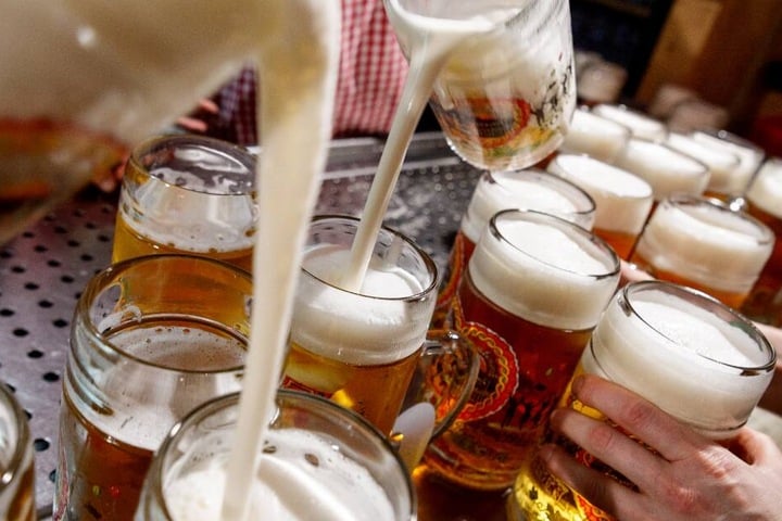 Die Bande hinterzog Biersteuern im großen Stil. (Symbolbild)