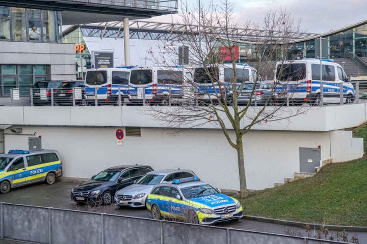 Die deutschen Behörden sind wachsam, nachdem Islamisten auch am Flughafen Charles de Gaulle in Paris spioniert haben sollen.