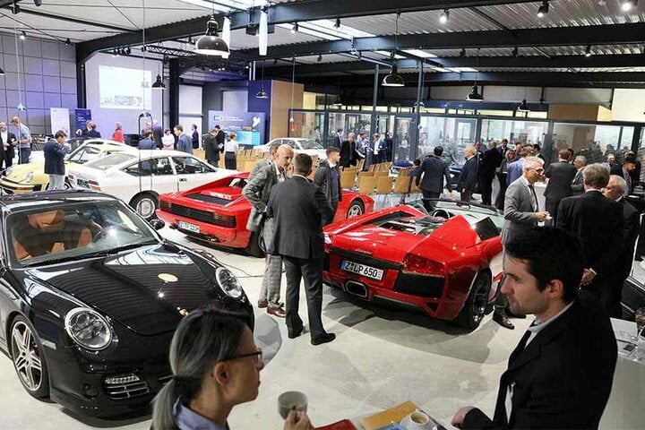 300 Teilnehmer gaben sich beim Jahreskongresses der Automobilindustrie die Ehre.