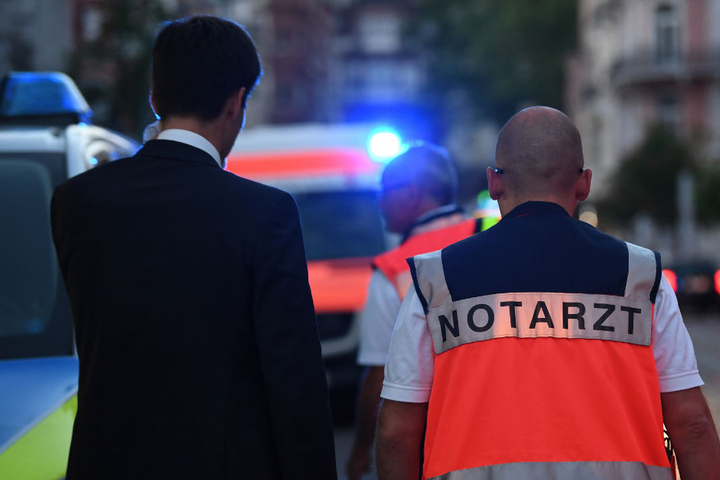 Der Rettungsdienst behandelte den 33-Jährigen.