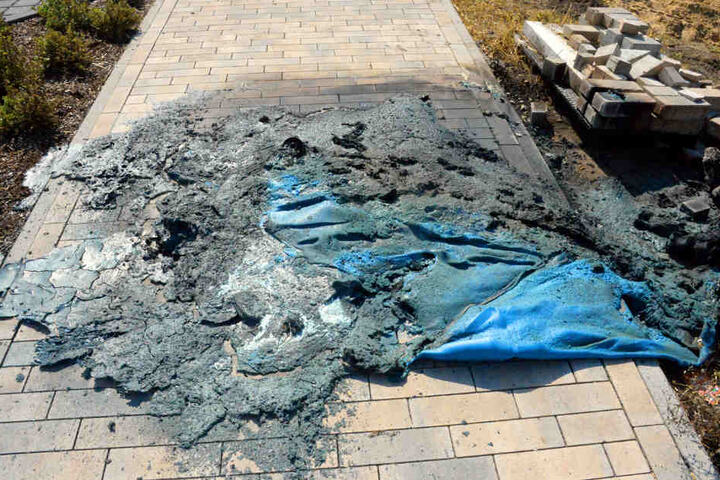 Nachdem erst ein Auto abgefackelt wurde, traf es auch zwei Dixi-Klos.