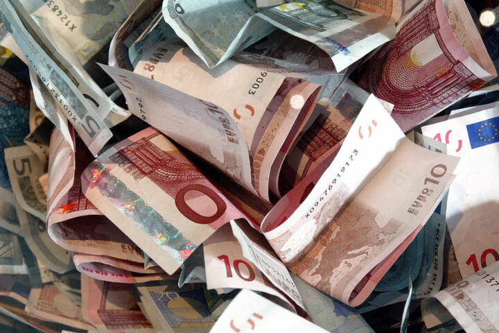 Millionenbeträge gewannen die drei Lotto-Spieler (Symbolbild).