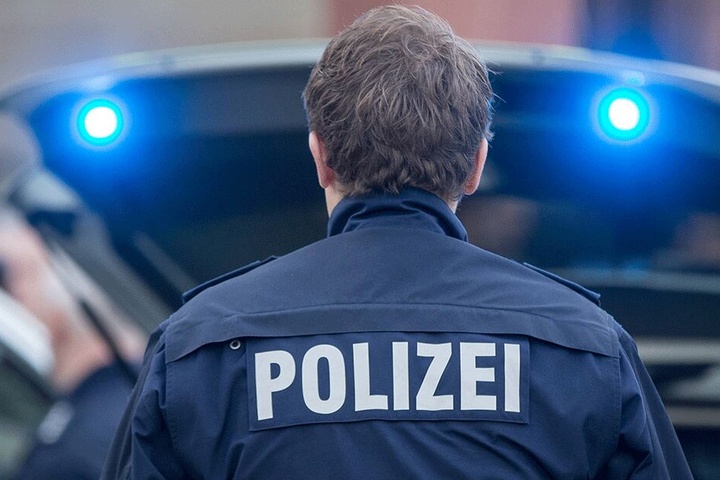 Ein Bundespolizist aus Görlitz hatte sich im Internet mit einer 13-Jährigen zum Sex verabredet.