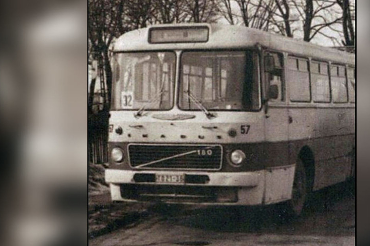 Dieser Anblick dürfte älteren Chemnitzern bekannt sein - der Ikarus 180.22 in voller Aktion.