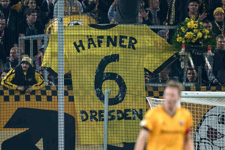 Häfner und die Nr. 6 - ein Plakat im K-Block.