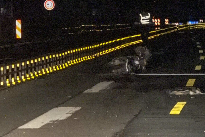 Der Motorradfahrer wurde bei dem Unfall lebensgefährlich verletzt, er starb wenig später im Krankenhaus.