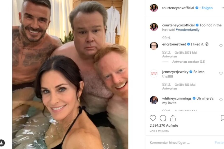 Doch nicht so sexy. David Beckham (44, li.), Eric Stonestreet (48, m.), Jesse Tyler Ferguson (44, r.) und Courteney Cox (55).