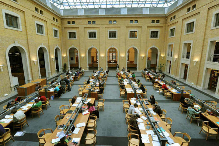 Die altehrwürdige "Bibliotheca Albertina" der Universität Leipzig - in ihrem Archiv wurden die Zaubermanuskripte gefunden.