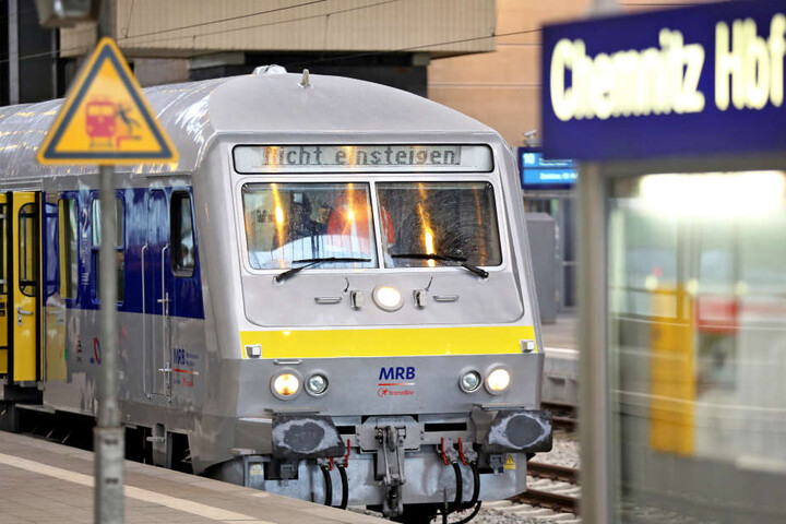 Mit der Mitteldeutschen Regiobahn kommt man in weniger als einer Stunde von Chemnitz nach Leipzig.