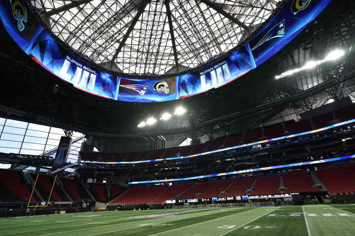 Das Mercedes-Benz-Stadium in Atlanta ist Austragungsort des diesjährigen Super Bowl.
