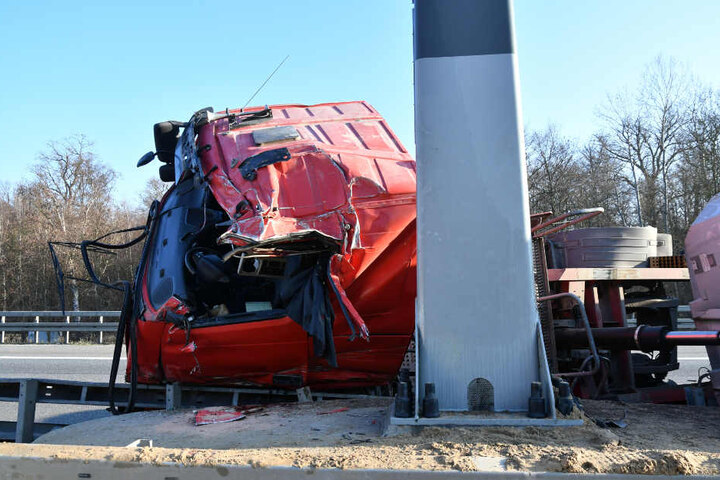 Zeitweise wurde die komplette Fahrbahn gesperrt.