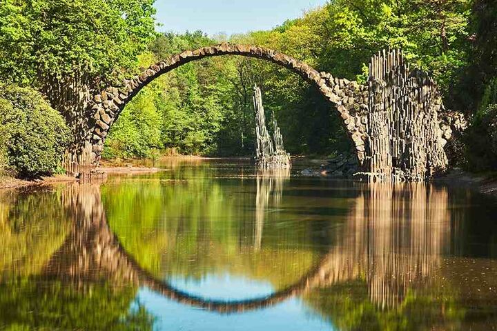 Die Rakotzbrücke ist in ernster Gefahr.