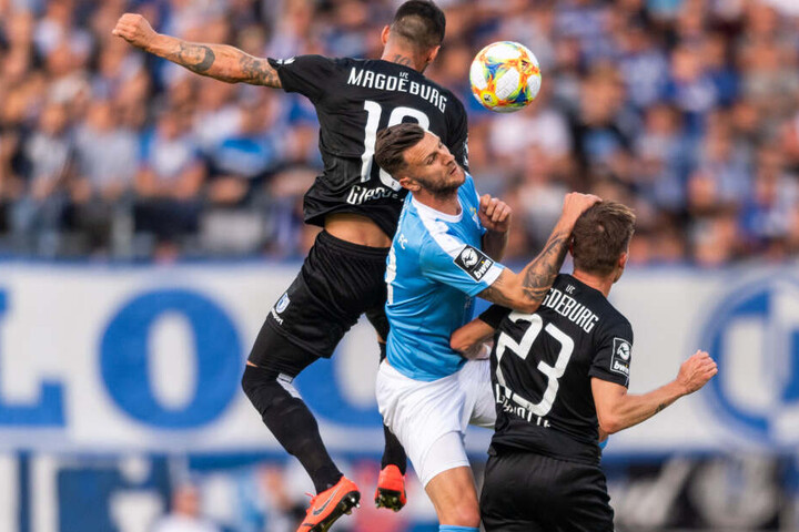 Dejan Bozic (M.) wirkte gegen Magdeburg wenig engagiert.