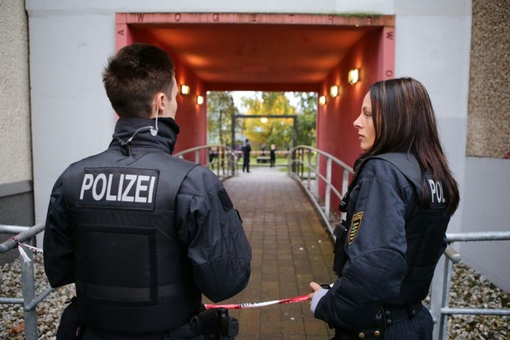 Die Polizei sperrte den Tatort weiträumig ab.