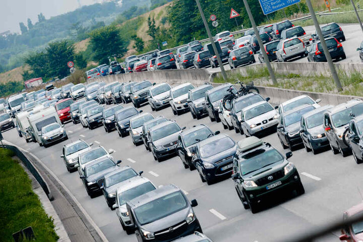 Stau auf der A1 bei Hamburg-Billstedt.