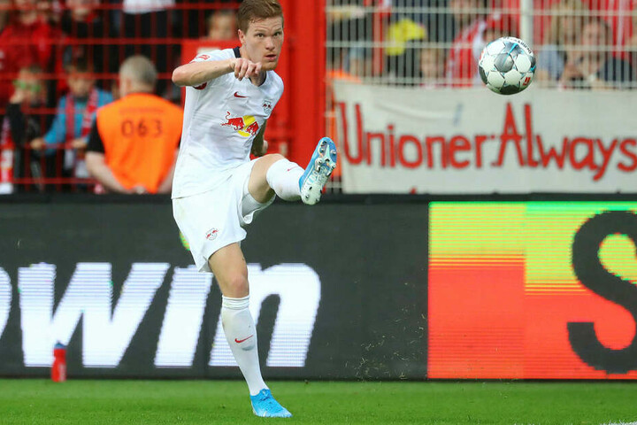 Marcel Halstenberg sieht Leipzigs Tabellenführer nur als Momentaufnahme, blickt nach dem DFB-Ausflug freudig auf den Kracher gegen den FC Bayern voraus.