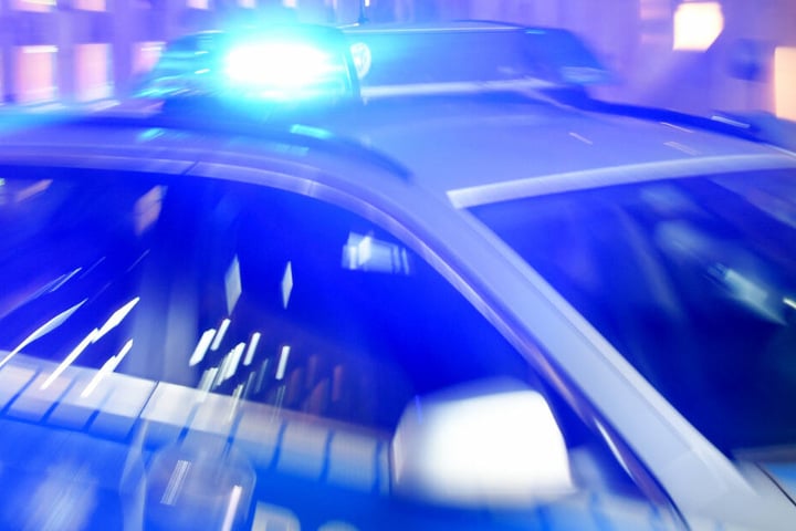 Die Polizei sucht Zeugen des Unfalls (Symbolbild).