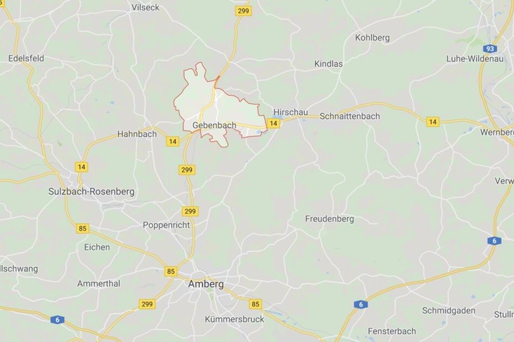 Auf der Bundesstraße 299 bei Gebenbach ist es in Bayern zu einem kuriosen Unfall gekommen.