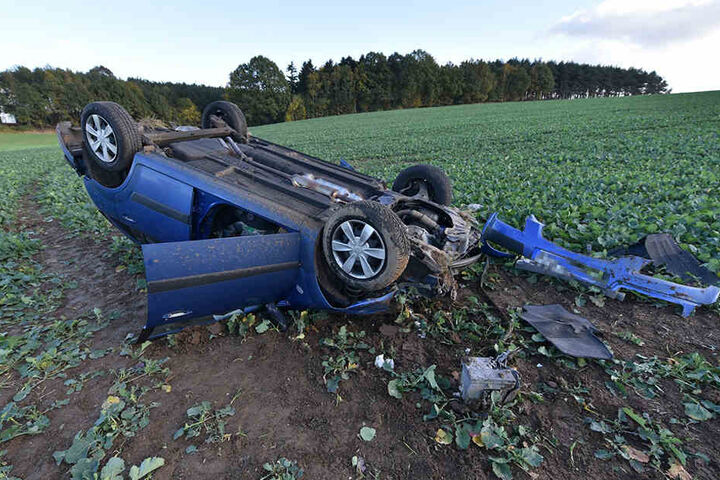 Die beiden Insassen kamen schwer verletzt ins Krankenhaus.