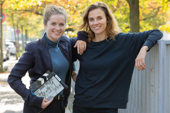 Mit Karin Hanczewski (36, re.) steht Gröschel für den Dresdner "Tatort: Das Nest" vor der Kamera. Ihr erster Fall wird ein Thriller.