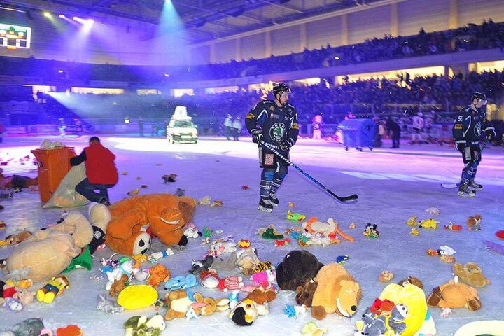 Beim Spiel gegen Bayreuth wurden die Plüschtiere gesammelt.