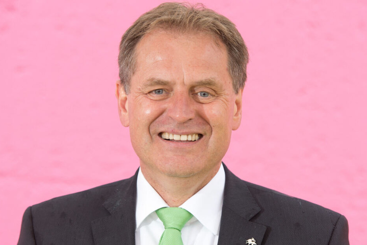 Er soll sich nun entschuldigen: OB Richard Arnold.