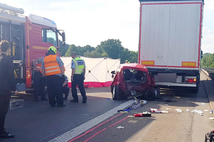 Die 57-jährige verstarb noch an der Unfallstelle.