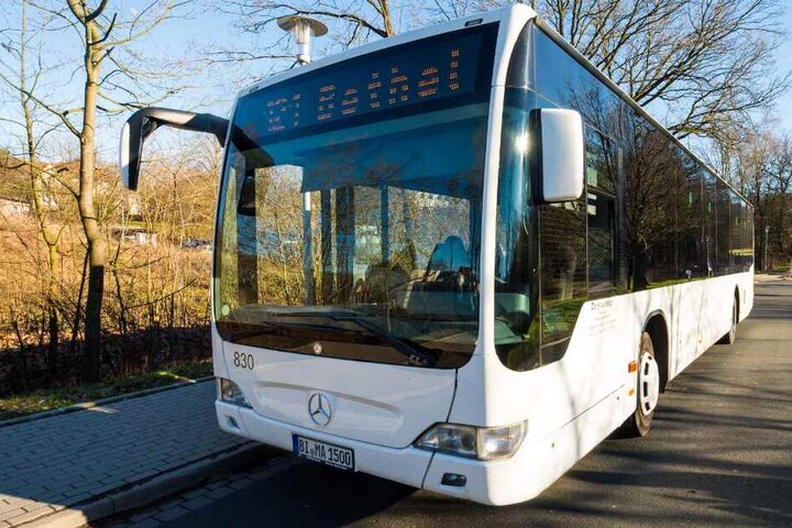 Am Steuer dieses Busses brach der 58-jährige Fahrer zusammen.