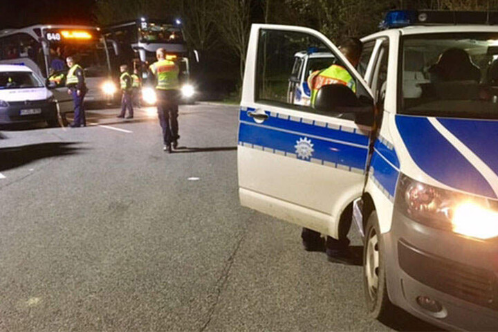 Bei den Kontrollen haben es die Bundespolizisten mit immer professioneller gefälschten Dokumenten zu tun.