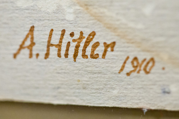 Die Bilder trugen die Signatur "A. Hitler". (Symbolbild)