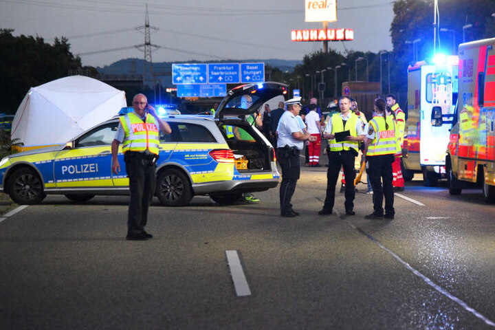 Die Bundesstraße 38 war nach dem Crash stundenlang gesperrt.