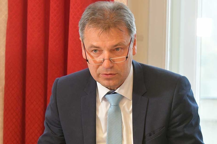 Kai Emanuel (50, parteilos), Landrat Nordsachsen, Verbandsvorsitzender des Mitteldeutschen Verkehrsverbundes.
