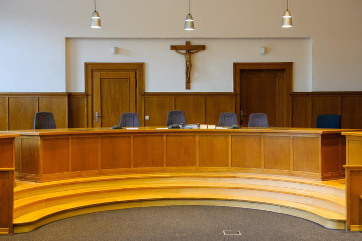 Der Prozess findet vor dem Landgericht in Saarbrücken statt (Symbolbild).