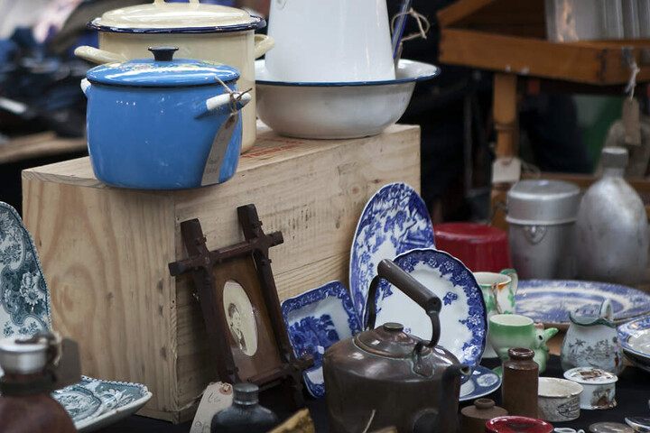 Der 69-Jährige brach auf einem Flohmarkt zusammen (Symbolfoto).