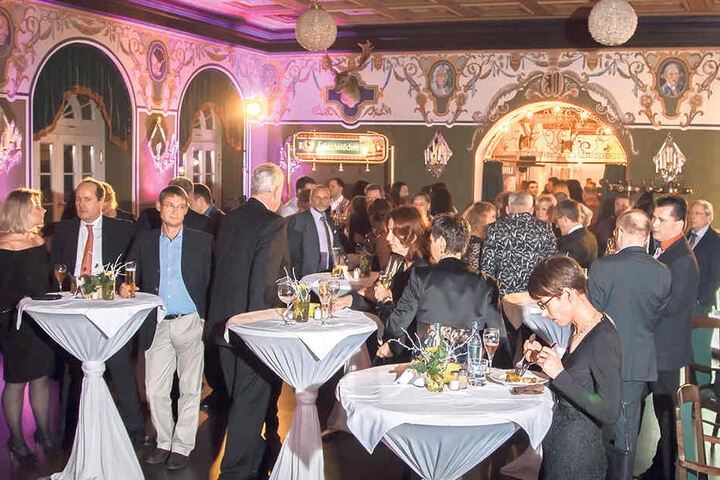 Über 15 Gastronomen und Winzer versorgten die Gäste mit leckeren Häppchen.